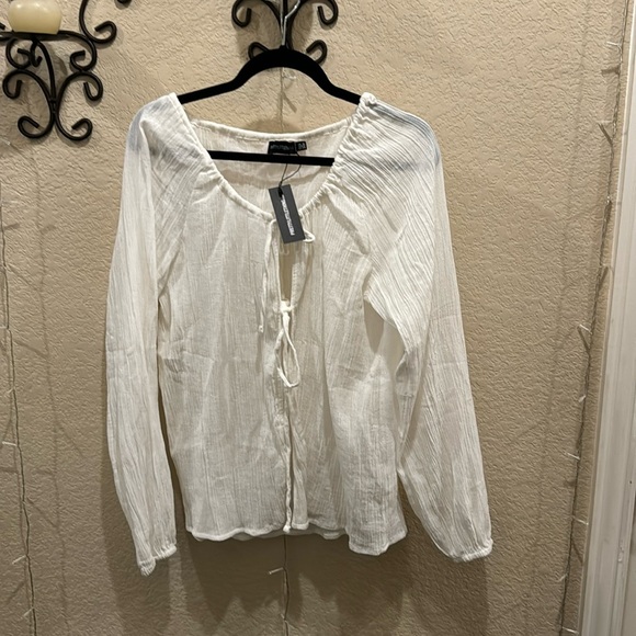 Pretty little thing, white, cotton - Picture 1 of 2